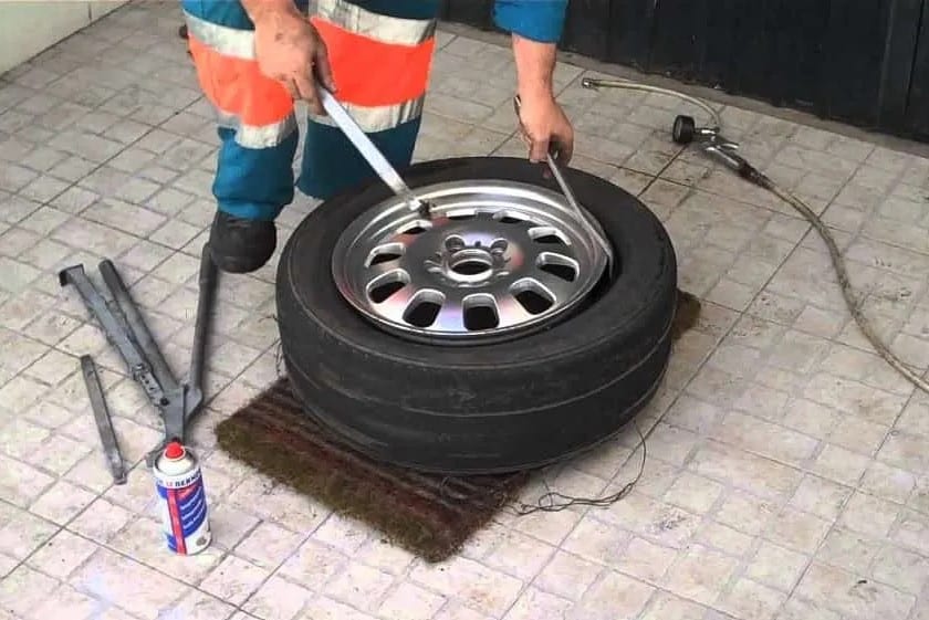 How To Take A Tire Off A Rim