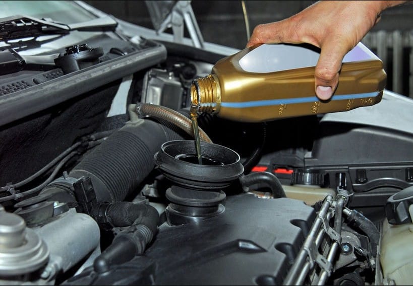 Symptoms that an engine needs an oil change