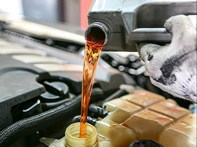 What Point Should Start Worrying About Your Car Oil Level