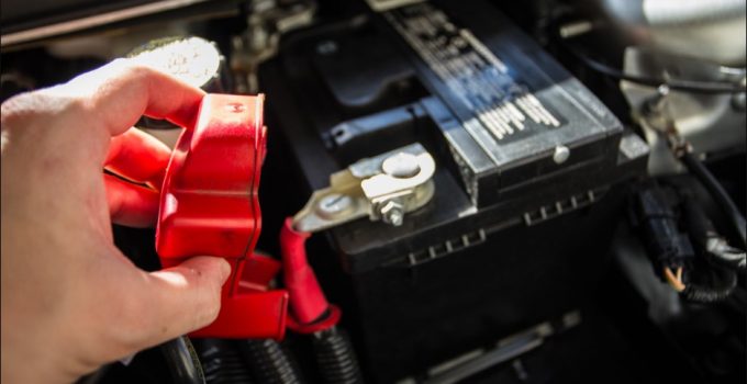 color is positive on a car battery