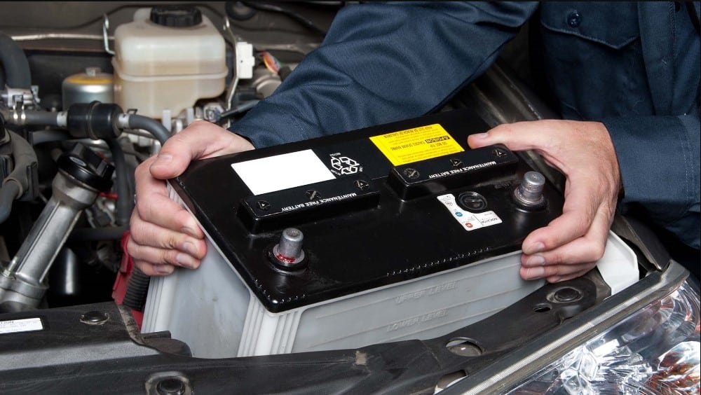 how long does a car battery last
