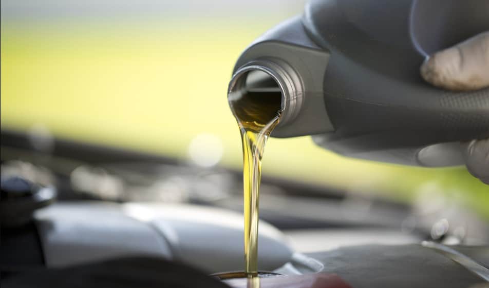 how much oil does a car need